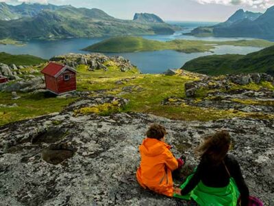 randonneur-enfant-lofoten-norvege