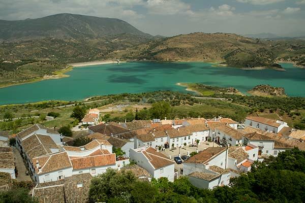 -Zahara-de-la-sierra-Andalousie-Espagne