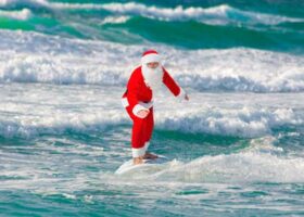 papa-noel-en-surf-australie