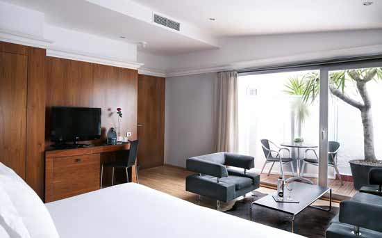 hotel-famille-barcelone-avec-piscine