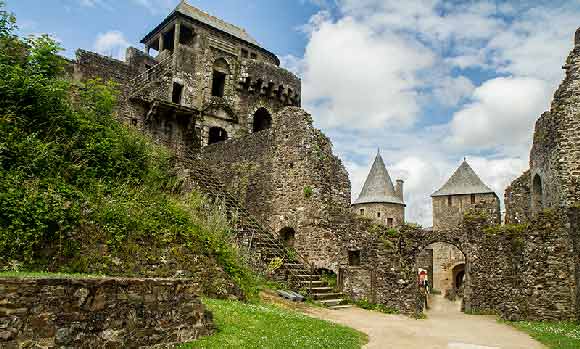 visite-chateau-de-fougeres