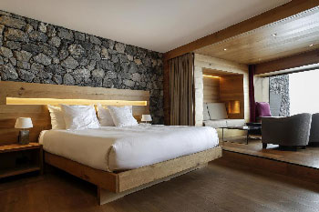 hotel-famille-crans-montana-avec-piscine