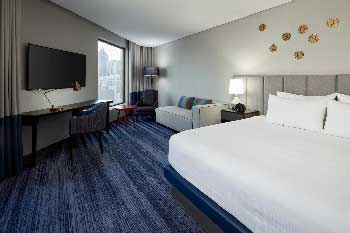 hotel-montreal-piscine-famille