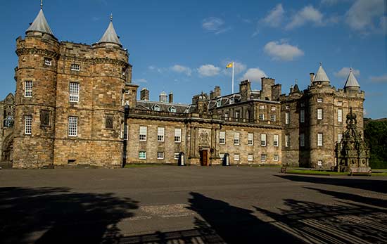 palais-holyroodhouse-edimbourg