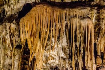 grotte-de-predjama
