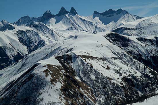 massif-arvan-avec-aiguille-arves-en-Savoie-hiver