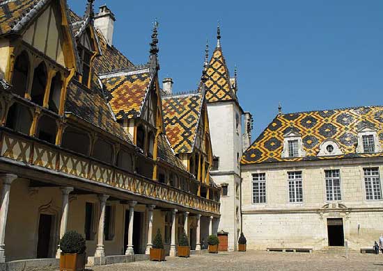 visiter-hospices-beaune-en-famille