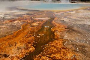 Black-Sand-Basin-Yellowstone-USA