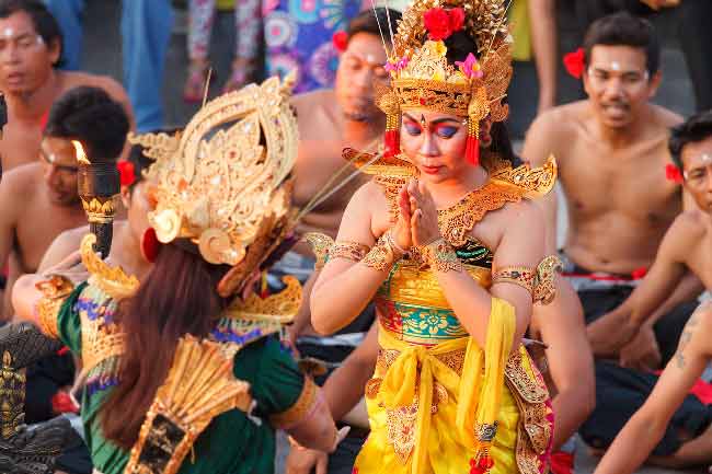 bali-Uluwatu-danse-balinaise