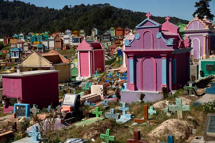 chichicastenango-cimetiere-guatamal