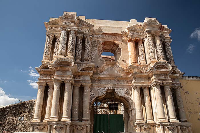 eglise-carmen-antigua-guatemala