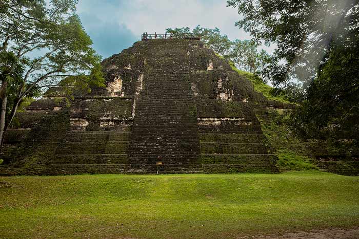 pyramide-Guatemala-tikal